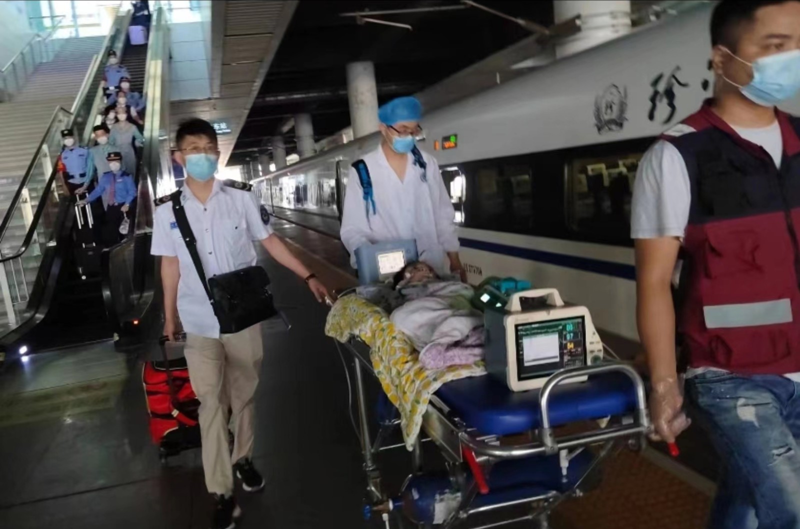 通河县高铁转运公司